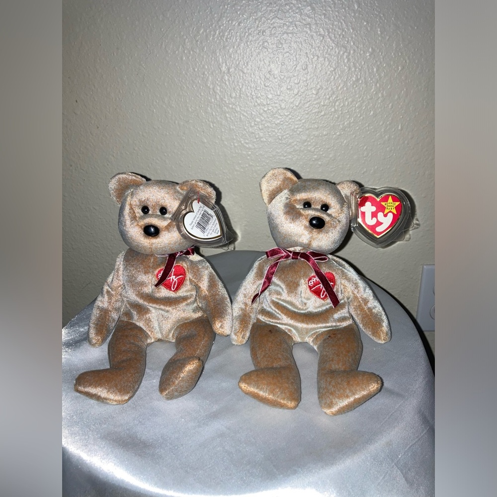 Ty beanie babies (collector toys) NWT 1999 Signature Bears (2 bears)